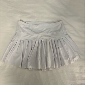 Size M white goldhinge athletic skirt